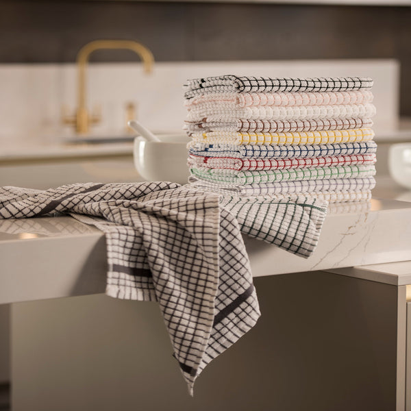 Traditional Kitchen Linen: Why Natural Kitchen Linens Outperform Synthetics